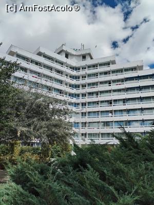 [P06] Hotelul vazut de pe aleea dinspre faleza » foto by Teodor17
 - 
<span class="allrVoted glyphicon glyphicon-heart hidden" id="av1545137"></span>
<a class="m-l-10 hidden" id="sv1545137" onclick="voting_Foto_DelVot(,1545137,7216)" role="button">șterge vot <span class="glyphicon glyphicon-remove"></span></a>
<a id="v91545137" class=" c-red"  onclick="voting_Foto_SetVot(1545137)" role="button"><span class="glyphicon glyphicon-heart-empty"></span> <b>LIKE</b> = Votează poza</a> <img class="hidden"  id="f1545137W9" src="/imagini/loader.gif" border="0" /><span class="AjErrMes hidden" id="e1545137ErM"></span>