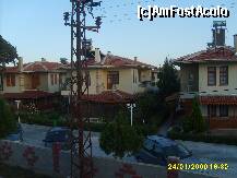 P21 [AUG-2010] case intr-un ansamblu rezidential vecin