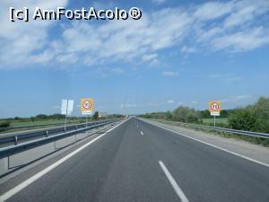 [P10] Autostrada A1 spre Plovdiv-Sofia. Se observă indicatoarele rutiere de limitare, prezente la fiecare kilometru.  » foto by tata123 🔱
 - 
<span class="allrVoted glyphicon glyphicon-heart hidden" id="av1072799"></span>
<a class="m-l-10 hidden" id="sv1072799" onclick="voting_Foto_DelVot(,1072799,7421)" role="button">șterge vot <span class="glyphicon glyphicon-remove"></span></a>
<a id="v91072799" class=" c-red"  onclick="voting_Foto_SetVot(1072799)" role="button"><span class="glyphicon glyphicon-heart-empty"></span> <b>LIKE</b> = Votează poza</a> <img class="hidden"  id="f1072799W9" src="/imagini/loader.gif" border="0" /><span class="AjErrMes hidden" id="e1072799ErM"></span>