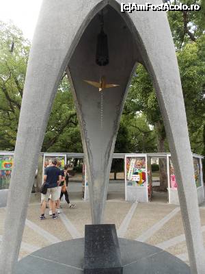 [P13] Hiroshima, Parcul Memorial al Păcii, Monumentul Copiilor pentru Pace, clopotul este tras de un cocor » foto by mprofeanu
 - 
<span class="allrVoted glyphicon glyphicon-heart hidden" id="av699458"></span>
<a class="m-l-10 hidden" id="sv699458" onclick="voting_Foto_DelVot(,699458,7440)" role="button">șterge vot <span class="glyphicon glyphicon-remove"></span></a>
<a id="v9699458" class=" c-red"  onclick="voting_Foto_SetVot(699458)" role="button"><span class="glyphicon glyphicon-heart-empty"></span> <b>LIKE</b> = Votează poza</a> <img class="hidden"  id="f699458W9" src="/imagini/loader.gif" border="0" /><span class="AjErrMes hidden" id="e699458ErM"></span>