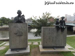 [P03] Hiroshima, Parcul Memorial al Păcii, la intrare sunt amplasate mai multe statui » foto by mprofeanu
 - 
<span class="allrVoted glyphicon glyphicon-heart hidden" id="av699442"></span>
<a class="m-l-10 hidden" id="sv699442" onclick="voting_Foto_DelVot(,699442,7440)" role="button">șterge vot <span class="glyphicon glyphicon-remove"></span></a>
<a id="v9699442" class=" c-red"  onclick="voting_Foto_SetVot(699442)" role="button"><span class="glyphicon glyphicon-heart-empty"></span> <b>LIKE</b> = Votează poza</a> <img class="hidden"  id="f699442W9" src="/imagini/loader.gif" border="0" /><span class="AjErrMes hidden" id="e699442ErM"></span>