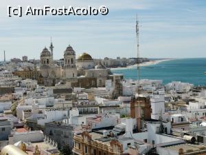 P13 [APR-2019] Catedrala din Cádiz și nesfârșitele plaje la Atlantic, de pe Turnul Tavira. 