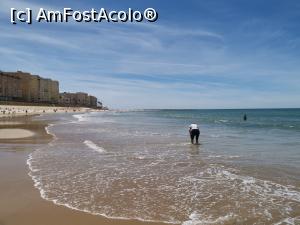 [P39] Santa Maria Beach, Cádiz. Confirm că apa oceanului era rece la vremea aceea.  » foto by Aurici
 - 
<span class="allrVoted glyphicon glyphicon-heart hidden" id="av1100154"></span>
<a class="m-l-10 hidden" id="sv1100154" onclick="voting_Foto_DelVot(,1100154,7560)" role="button">șterge vot <span class="glyphicon glyphicon-remove"></span></a>
<a id="v91100154" class=" c-red"  onclick="voting_Foto_SetVot(1100154)" role="button"><span class="glyphicon glyphicon-heart-empty"></span> <b>LIKE</b> = Votează poza</a> <img class="hidden"  id="f1100154W9" src="/imagini/loader.gif" border="0" /><span class="AjErrMes hidden" id="e1100154ErM"></span>