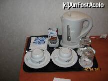 [P03] detaliu cu fierbatorul si 'accesoriile' ceai, cafea instant, lapte, zahar alb si brun, indulcitor. » foto by C.Todi
 - 
<span class="allrVoted glyphicon glyphicon-heart hidden" id="av188766"></span>
<a class="m-l-10 hidden" id="sv188766" onclick="voting_Foto_DelVot(,188766,7773)" role="button">șterge vot <span class="glyphicon glyphicon-remove"></span></a>
<a id="v9188766" class=" c-red"  onclick="voting_Foto_SetVot(188766)" role="button"><span class="glyphicon glyphicon-heart-empty"></span> <b>LIKE</b> = Votează poza</a> <img class="hidden"  id="f188766W9" src="/imagini/loader.gif" border="0" /><span class="AjErrMes hidden" id="e188766ErM"></span>