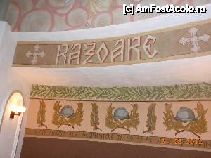 [P17] Mărăşeşti - Mausoleul Eroilor. 'Cupola Gloriei' decorată cu frescă reprezentând scene de luptă şi inscripţii care amintesc datele şi localităţile unor bătălii.  » foto by iulianic
 - 
<span class="allrVoted glyphicon glyphicon-heart hidden" id="av464338"></span>
<a class="m-l-10 hidden" id="sv464338" onclick="voting_Foto_DelVot(,464338,7833)" role="button">șterge vot <span class="glyphicon glyphicon-remove"></span></a>
<a id="v9464338" class=" c-red"  onclick="voting_Foto_SetVot(464338)" role="button"><span class="glyphicon glyphicon-heart-empty"></span> <b>LIKE</b> = Votează poza</a> <img class="hidden"  id="f464338W9" src="/imagini/loader.gif" border="0" /><span class="AjErrMes hidden" id="e464338ErM"></span>