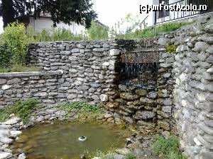 P06 [JUL-2014] Sambata de Sus-cascada in curtea Manastirii Brancoveanu