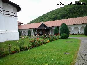 P07 [JUL-2014] Sambata de Sus-in curtea Manastirii Brancoveanu