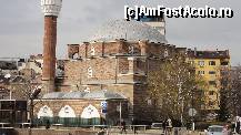 P15 [APR-2013] Moscheea Banya Bashi... se observa baza cubică pe care sta cupola. 