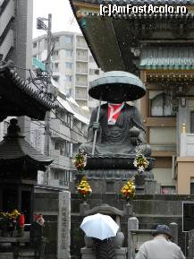 [P14] O statuie de langa un templu de langa strada Jizo-Dori, Strada Batranilor, din cartierul Sugamo.  » foto by TraianS
 - 
<span class="allrVoted glyphicon glyphicon-heart hidden" id="av494940"></span>
<a class="m-l-10 hidden" id="sv494940" onclick="voting_Foto_DelVot(,494940,7999)" role="button">șterge vot <span class="glyphicon glyphicon-remove"></span></a>
<a id="v9494940" class=" c-red"  onclick="voting_Foto_SetVot(494940)" role="button"><span class="glyphicon glyphicon-heart-empty"></span> <b>LIKE</b> = Votează poza</a> <img class="hidden"  id="f494940W9" src="/imagini/loader.gif" border="0" /><span class="AjErrMes hidden" id="e494940ErM"></span>