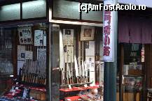 [P19] Magazinul de cutite Kanesoh de pe strada de cumparaturi Nakamise-dori, inspre Templul Sensoji. Asakusa.  » foto by TraianS
 - 
<span class="allrVoted glyphicon glyphicon-heart hidden" id="av494945"></span>
<a class="m-l-10 hidden" id="sv494945" onclick="voting_Foto_DelVot(,494945,7999)" role="button">șterge vot <span class="glyphicon glyphicon-remove"></span></a>
<a id="v9494945" class=" c-red"  onclick="voting_Foto_SetVot(494945)" role="button"><span class="glyphicon glyphicon-heart-empty"></span> <b>LIKE</b> = Votează poza</a> <img class="hidden"  id="f494945W9" src="/imagini/loader.gif" border="0" /><span class="AjErrMes hidden" id="e494945ErM"></span>