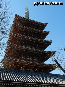 [P32] Pagoda de la Templul Sensoji. Asakusa.  » foto by TraianS
 - 
<span class="allrVoted glyphicon glyphicon-heart hidden" id="av494958"></span>
<a class="m-l-10 hidden" id="sv494958" onclick="voting_Foto_DelVot(,494958,7999)" role="button">șterge vot <span class="glyphicon glyphicon-remove"></span></a>
<a id="v9494958" class=" c-red"  onclick="voting_Foto_SetVot(494958)" role="button"><span class="glyphicon glyphicon-heart-empty"></span> <b>LIKE</b> = Votează poza</a> <img class="hidden"  id="f494958W9" src="/imagini/loader.gif" border="0" /><span class="AjErrMes hidden" id="e494958ErM"></span>