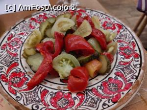 [P06] Casa Românească; salată de murături » foto by crismis
 - 
<span class="allrVoted glyphicon glyphicon-heart hidden" id="av1487573"></span>
<a class="m-l-10 hidden" id="sv1487573" onclick="voting_Foto_DelVot(,1487573,8050)" role="button">șterge vot <span class="glyphicon glyphicon-remove"></span></a>
<a id="v91487573" class=" c-red"  onclick="voting_Foto_SetVot(1487573)" role="button"><span class="glyphicon glyphicon-heart-empty"></span> <b>LIKE</b> = Votează poza</a> <img class="hidden"  id="f1487573W9" src="/imagini/loader.gif" border="0" /><span class="AjErrMes hidden" id="e1487573ErM"></span>