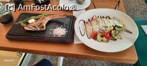 [P12] Pitești, Restaurantul Sibiceanu Grill Dedulești, Tomahawh cotlet de porc, Salată de roșii, castraveți și brânză » foto by mprofeanu
 - 
<span class="allrVoted glyphicon glyphicon-heart hidden" id="av1493589"></span>
<a class="m-l-10 hidden" id="sv1493589" onclick="voting_Foto_DelVot(,1493589,8103)" role="button">șterge vot <span class="glyphicon glyphicon-remove"></span></a>
<a id="v91493589" class=" c-red"  onclick="voting_Foto_SetVot(1493589)" role="button"><span class="glyphicon glyphicon-heart-empty"></span> <b>LIKE</b> = Votează poza</a> <img class="hidden"  id="f1493589W9" src="/imagini/loader.gif" border="0" /><span class="AjErrMes hidden" id="e1493589ErM"></span>
