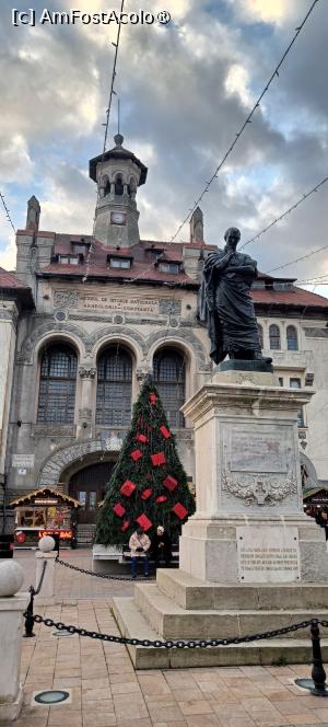 [P11] Personajul principal al pieței - Ovidiu. » foto by tata123 🔱
 - 
<span class="allrVoted glyphicon glyphicon-heart hidden" id="av1514307"></span>
<a class="m-l-10 hidden" id="sv1514307" onclick="voting_Foto_DelVot(,1514307,8127)" role="button">șterge vot <span class="glyphicon glyphicon-remove"></span></a>
<a id="v91514307" class=" c-red"  onclick="voting_Foto_SetVot(1514307)" role="button"><span class="glyphicon glyphicon-heart-empty"></span> <b>LIKE</b> = Votează poza</a> <img class="hidden"  id="f1514307W9" src="/imagini/loader.gif" border="0" /><span class="AjErrMes hidden" id="e1514307ErM"></span>