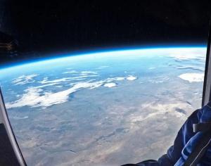 [P05] Cam asta ar trebui să se vadă prin fereastră » foto by AZE <span class="label label-default labelC_thin small">NEVOTABILĂ</span>