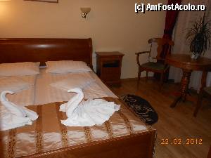 [P15] Hotel Septimia Wellness & Spa - Odorheiu Secuiesc, camera 6 pregătită pentru oaspeţi.  » foto by iulianic
 - 
<span class="allrVoted glyphicon glyphicon-heart hidden" id="av404109"></span>
<a class="m-l-10 hidden" id="sv404109" onclick="voting_Foto_DelVot(,404109,8264)" role="button">șterge vot <span class="glyphicon glyphicon-remove"></span></a>
<a id="v9404109" class=" c-red"  onclick="voting_Foto_SetVot(404109)" role="button"><span class="glyphicon glyphicon-heart-empty"></span> <b>LIKE</b> = Votează poza</a> <img class="hidden"  id="f404109W9" src="/imagini/loader.gif" border="0" /><span class="AjErrMes hidden" id="e404109ErM"></span>