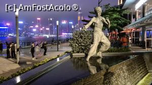 [P37] Cea mai fotografiata statuie este insa cea a maestrul de arte martiale, Bruce Lee, omul care a ridicat filmele de arte martiale produse de Hollywood of the East, la apreciere de nivel mondial. » foto by geani anto
 - 
<span class="allrVoted glyphicon glyphicon-heart hidden" id="av1519445"></span>
<a class="m-l-10 hidden" id="sv1519445" onclick="voting_Foto_DelVot(,1519445,8285)" role="button">șterge vot <span class="glyphicon glyphicon-remove"></span></a>
<a id="v91519445" class=" c-red"  onclick="voting_Foto_SetVot(1519445)" role="button"><span class="glyphicon glyphicon-heart-empty"></span> <b>LIKE</b> = Votează poza</a> <img class="hidden"  id="f1519445W9" src="/imagini/loader.gif" border="0" /><span class="AjErrMes hidden" id="e1519445ErM"></span>