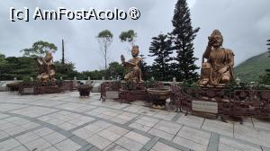 [P20] In jurul statuii lui Buddha se afla 6 statui de bronz Bodhisattva care reprezinta divinitatile care ofera flori, fructe, tamaie, muzica, unguent sau lumina, fiecare reprezentand cele 6 perfectiuni ale budismului, necesare pentru a atinge iluminarea: rabdare, meditatie, generozitate, moralitate, sarguinta si intelepciune. » foto by geani anto
 - 
<span class="allrVoted glyphicon glyphicon-heart hidden" id="av1520127"></span>
<a class="m-l-10 hidden" id="sv1520127" onclick="voting_Foto_DelVot(,1520127,8285)" role="button">șterge vot <span class="glyphicon glyphicon-remove"></span></a>
<a id="v91520127" class=" c-red"  onclick="voting_Foto_SetVot(1520127)" role="button"><span class="glyphicon glyphicon-heart-empty"></span> <b>LIKE</b> = Votează poza</a> <img class="hidden"  id="f1520127W9" src="/imagini/loader.gif" border="0" /><span class="AjErrMes hidden" id="e1520127ErM"></span>