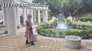 [P06] Intrarea principala in Grădina Centrala are o poarta cu grupuri de coloane grandioase si fantani arteziene care danseaza. 
Este locul perfect pentru a admira cascada parcului, bonsaii, gradinile tematice, lacul linistit si crapii koi. » foto by geani anto
 - 
<span class="allrVoted glyphicon glyphicon-heart hidden" id="av1522691"></span>
<a class="m-l-10 hidden" id="sv1522691" onclick="voting_Foto_DelVot(,1522691,8285)" role="button">șterge vot <span class="glyphicon glyphicon-remove"></span></a>
<a id="v91522691" class=" c-red"  onclick="voting_Foto_SetVot(1522691)" role="button"><span class="glyphicon glyphicon-heart-empty"></span> <b>LIKE</b> = Votează poza</a> <img class="hidden"  id="f1522691W9" src="/imagini/loader.gif" border="0" /><span class="AjErrMes hidden" id="e1522691ErM"></span>