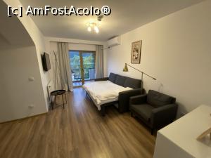 P02 [SEP-2021] Vila Marald din Sinaia. Livingul apartamentului.