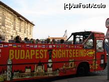 [P03] Unul din multele autobuze care strabat Budapesta spre a explora orasul putin mai comod. Avantaj: biletele sunt valabile 24 de ore ceea ce inseamna ca poti cobori si urca unde/de unde vrei, in rastimpul celor 24 de ore. Cost bilet 4500 de HUF ~ 70 de lei..... » foto by dya_68
 - 
<span class="allrVoted glyphicon glyphicon-heart hidden" id="av254541"></span>
<a class="m-l-10 hidden" id="sv254541" onclick="voting_Foto_DelVot(,254541,8377)" role="button">șterge vot <span class="glyphicon glyphicon-remove"></span></a>
<a id="v9254541" class=" c-red"  onclick="voting_Foto_SetVot(254541)" role="button"><span class="glyphicon glyphicon-heart-empty"></span> <b>LIKE</b> = Votează poza</a> <img class="hidden"  id="f254541W9" src="/imagini/loader.gif" border="0" /><span class="AjErrMes hidden" id="e254541ErM"></span>