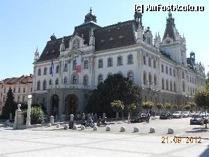 [P07] Slovenia - Ljubljana, Universitatea functioneaza intr-un mare palat, in care inainte isi desfasura activitatea Parlamentul » foto by Diaura*
 - 
<span class="allrVoted glyphicon glyphicon-heart hidden" id="av388254"></span>
<a class="m-l-10 hidden" id="sv388254" onclick="voting_Foto_DelVot(,388254,8382)" role="button">șterge vot <span class="glyphicon glyphicon-remove"></span></a>
<a id="v9388254" class=" c-red"  onclick="voting_Foto_SetVot(388254)" role="button"><span class="glyphicon glyphicon-heart-empty"></span> <b>LIKE</b> = Votează poza</a> <img class="hidden"  id="f388254W9" src="/imagini/loader.gif" border="0" /><span class="AjErrMes hidden" id="e388254ErM"></span>