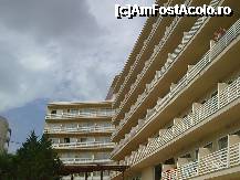 [P12] Hotel Bahamas,imagine cu camere cu vedere la mare si cu vedere la piscina-bar a hotelului. » foto by Marian Preda
 - 
<span class="allrVoted glyphicon glyphicon-heart hidden" id="av189968"></span>
<a class="m-l-10 hidden" id="sv189968" onclick="voting_Foto_DelVot(,189968,8663)" role="button">șterge vot <span class="glyphicon glyphicon-remove"></span></a>
<a id="v9189968" class=" c-red"  onclick="voting_Foto_SetVot(189968)" role="button"><span class="glyphicon glyphicon-heart-empty"></span> <b>LIKE</b> = Votează poza</a> <img class="hidden"  id="f189968W9" src="/imagini/loader.gif" border="0" /><span class="AjErrMes hidden" id="e189968ErM"></span>