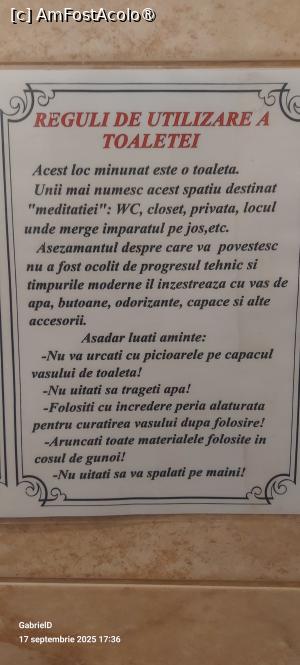 [P12] Un anunt care se adreseaza unei anumite categorii de turisti .. asta spune multe despre acest hotel. » foto by gado
 - 
<span class="allrVoted glyphicon glyphicon-heart hidden" id="av1525956"></span>
<a class="m-l-10 hidden" id="sv1525956" onclick="voting_Foto_DelVot(,1525956,8815)" role="button">șterge vot <span class="glyphicon glyphicon-remove"></span></a>
<a id="v91525956" class=" c-red"  onclick="voting_Foto_SetVot(1525956)" role="button"><span class="glyphicon glyphicon-heart-empty"></span> <b>LIKE</b> = Votează poza</a> <img class="hidden"  id="f1525956W9" src="/imagini/loader.gif" border="0" /><span class="AjErrMes hidden" id="e1525956ErM"></span>