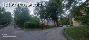 [P14] Intrarea in parcarea hotelului » foto by gado
 - 
<span class="allrVoted glyphicon glyphicon-heart hidden" id="av1525958"></span>
<a class="m-l-10 hidden" id="sv1525958" onclick="voting_Foto_DelVot(,1525958,8815)" role="button">șterge vot <span class="glyphicon glyphicon-remove"></span></a>
<a id="v91525958" class=" c-red"  onclick="voting_Foto_SetVot(1525958)" role="button"><span class="glyphicon glyphicon-heart-empty"></span> <b>LIKE</b> = Votează poza</a> <img class="hidden"  id="f1525958W9" src="/imagini/loader.gif" border="0" /><span class="AjErrMes hidden" id="e1525958ErM"></span>