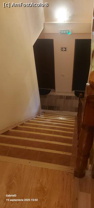 [P09] Scara abrupta ce duce de la etajul 1 la 2 .. cale unica de acces spre et 2. » foto by gado
 - 
<span class="allrVoted glyphicon glyphicon-heart hidden" id="av1525953"></span>
<a class="m-l-10 hidden" id="sv1525953" onclick="voting_Foto_DelVot(,1525953,8815)" role="button">șterge vot <span class="glyphicon glyphicon-remove"></span></a>
<a id="v91525953" class=" c-red"  onclick="voting_Foto_SetVot(1525953)" role="button"><span class="glyphicon glyphicon-heart-empty"></span> <b>LIKE</b> = Votează poza</a> <img class="hidden"  id="f1525953W9" src="/imagini/loader.gif" border="0" /><span class="AjErrMes hidden" id="e1525953ErM"></span>