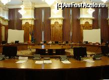 [P38] București,ParlamentulRomâniei:echipament de lucru în Sala de ședințe a Comisiei juridice a Camerei Deputaților » foto by mariana.olaru
 - 
<span class="allrVoted glyphicon glyphicon-heart hidden" id="av200176"></span>
<a class="m-l-10 hidden" id="sv200176" onclick="voting_Foto_DelVot(,200176,8917)" role="button">șterge vot <span class="glyphicon glyphicon-remove"></span></a>
<a id="v9200176" class=" c-red"  onclick="voting_Foto_SetVot(200176)" role="button"><span class="glyphicon glyphicon-heart-empty"></span> <b>LIKE</b> = Votează poza</a> <img class="hidden"  id="f200176W9" src="/imagini/loader.gif" border="0" /><span class="AjErrMes hidden" id="e200176ErM"></span>