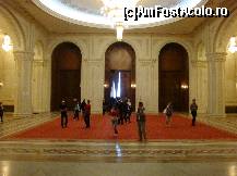 [P46] București,ParlamentulRomâniei:treapta de jos a sălii prin care se facee aceesul în sala Al.I.Cuza, a cărei intrare se zărește în fundalul imaginii » foto by mariana.olaru
 - 
<span class="allrVoted glyphicon glyphicon-heart hidden" id="av200186"></span>
<a class="m-l-10 hidden" id="sv200186" onclick="voting_Foto_DelVot(,200186,8917)" role="button">șterge vot <span class="glyphicon glyphicon-remove"></span></a>
<a id="v9200186" class=" c-red"  onclick="voting_Foto_SetVot(200186)" role="button"><span class="glyphicon glyphicon-heart-empty"></span> <b>LIKE</b> = Votează poza</a> <img class="hidden"  id="f200186W9" src="/imagini/loader.gif" border="0" /><span class="AjErrMes hidden" id="e200186ErM"></span>
