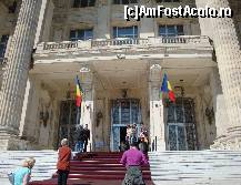 [P05] București,ParlamentulRomâniei:intrarea principală » foto by mariana.olaru
 - 
<span class="allrVoted glyphicon glyphicon-heart hidden" id="av200137"></span>
<a class="m-l-10 hidden" id="sv200137" onclick="voting_Foto_DelVot(,200137,8917)" role="button">șterge vot <span class="glyphicon glyphicon-remove"></span></a>
<a id="v9200137" class=" c-red"  onclick="voting_Foto_SetVot(200137)" role="button"><span class="glyphicon glyphicon-heart-empty"></span> <b>LIKE</b> = Votează poza</a> <img class="hidden"  id="f200137W9" src="/imagini/loader.gif" border="0" /><span class="AjErrMes hidden" id="e200137ErM"></span>