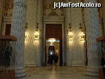 [P61] București,ParlamentulRomâniei:portalul intrării în Sala Unirii » foto by mariana.olaru
 - 
<span class="allrVoted glyphicon glyphicon-heart hidden" id="av200201"></span>
<a class="m-l-10 hidden" id="sv200201" onclick="voting_Foto_DelVot(,200201,8917)" role="button">șterge vot <span class="glyphicon glyphicon-remove"></span></a>
<a id="v9200201" class=" c-red"  onclick="voting_Foto_SetVot(200201)" role="button"><span class="glyphicon glyphicon-heart-empty"></span> <b>LIKE</b> = Votează poza</a> <img class="hidden"  id="f200201W9" src="/imagini/loader.gif" border="0" /><span class="AjErrMes hidden" id="e200201ErM"></span>
