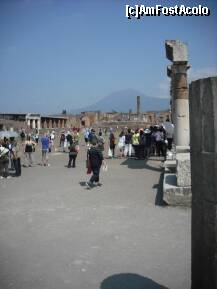 [P02] Piata din Pompei, aici tot timpul e foarte multa lume » foto by mathilde
 - 
<span class="allrVoted glyphicon glyphicon-heart hidden" id="av211061"></span>
<a class="m-l-10 hidden" id="sv211061" onclick="voting_Foto_DelVot(,211061,9145)" role="button">șterge vot <span class="glyphicon glyphicon-remove"></span></a>
<a id="v9211061" class=" c-red"  onclick="voting_Foto_SetVot(211061)" role="button"><span class="glyphicon glyphicon-heart-empty"></span> <b>LIKE</b> = Votează poza</a> <img class="hidden"  id="f211061W9" src="/imagini/loader.gif" border="0" /><span class="AjErrMes hidden" id="e211061ErM"></span>