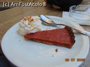[P43] cafe restaurant Du Soleil, tarte a la praline » foto by Yolanda
 - 
<span class="allrVoted glyphicon glyphicon-heart hidden" id="av1541904"></span>
<a class="m-l-10 hidden" id="sv1541904" onclick="voting_Foto_DelVot(,1541904,9297)" role="button">șterge vot <span class="glyphicon glyphicon-remove"></span></a>
<a id="v91541904" class=" c-red"  onclick="voting_Foto_SetVot(1541904)" role="button"><span class="glyphicon glyphicon-heart-empty"></span> <b>LIKE</b> = Votează poza</a> <img class="hidden"  id="f1541904W9" src="/imagini/loader.gif" border="0" /><span class="AjErrMes hidden" id="e1541904ErM"></span>