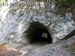 [P17] Aşa arată în prezent tunelul vechi » foto by Claudiu U.
 - 
<span class="allrVoted glyphicon glyphicon-heart hidden" id="av834149"></span>
<a class="m-l-10 hidden" id="sv834149" onclick="voting_Foto_DelVot(,834149,9349)" role="button">șterge vot <span class="glyphicon glyphicon-remove"></span></a>
<a id="v9834149" class=" c-red"  onclick="voting_Foto_SetVot(834149)" role="button"><span class="glyphicon glyphicon-heart-empty"></span> <b>LIKE</b> = Votează poza</a> <img class="hidden"  id="f834149W9" src="/imagini/loader.gif" border="0" /><span class="AjErrMes hidden" id="e834149ErM"></span>