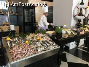 P57 [MAY-2018] Selectum Luxury - Romantic şi sexy - restaurantul principal - îţi puteai alege peştele dorit şi era preparat pe loc