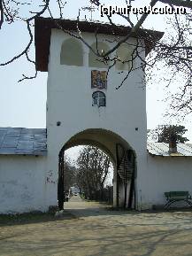 P01 [MAR-2012] Manastirea Caldarusani, Turnul de la intrare.