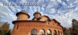 [P23] Noua Catedrală Arhiepiscopală și Regală. » foto by tata123 🔱
 - 
<span class="allrVoted glyphicon glyphicon-heart hidden" id="av1483086"></span>
<a class="m-l-10 hidden" id="sv1483086" onclick="voting_Foto_DelVot(,1483086,9642)" role="button">șterge vot <span class="glyphicon glyphicon-remove"></span></a>
<a id="v91483086" class=" c-red"  onclick="voting_Foto_SetVot(1483086)" role="button"><span class="glyphicon glyphicon-heart-empty"></span> <b>LIKE</b> = Votează poza</a> <img class="hidden"  id="f1483086W9" src="/imagini/loader.gif" border="0" /><span class="AjErrMes hidden" id="e1483086ErM"></span>
