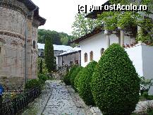 [P06] Aleea de pe langa biserica de piatra. » foto by vtudor58
 - 
<span class="allrVoted glyphicon glyphicon-heart hidden" id="av78412"></span>
<a class="m-l-10 hidden" id="sv78412" onclick="voting_Foto_DelVot(,78412,9645)" role="button">șterge vot <span class="glyphicon glyphicon-remove"></span></a>
<a id="v978412" class=" c-red"  onclick="voting_Foto_SetVot(78412)" role="button"><span class="glyphicon glyphicon-heart-empty"></span> <b>LIKE</b> = Votează poza</a> <img class="hidden"  id="f78412W9" src="/imagini/loader.gif" border="0" /><span class="AjErrMes hidden" id="e78412ErM"></span>