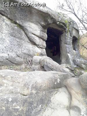 [P07] Mănăstirea Turnu din Parcul Național Cozia, Călimănești, jud. Vâlcea<p> Chilia sapata in stanca de sihastrul ' Daniil duhovnicul ' » foto by Dana2008
 - 
<span class="allrVoted glyphicon glyphicon-heart hidden" id="av957971"></span>
<a class="m-l-10 hidden" id="sv957971" onclick="voting_Foto_DelVot(,957971,9655)" role="button">șterge vot <span class="glyphicon glyphicon-remove"></span></a>
<a id="v9957971" class=" c-red"  onclick="voting_Foto_SetVot(957971)" role="button"><span class="glyphicon glyphicon-heart-empty"></span> <b>LIKE</b> = Votează poza</a> <img class="hidden"  id="f957971W9" src="/imagini/loader.gif" border="0" /><span class="AjErrMes hidden" id="e957971ErM"></span>