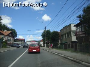 [P01] Ne aflăm pe DN 1; vom vira stânga pentru a intra pe strada Palanca. Pe acolo se ajunge cu mașina la mănăstirea Caraiman.  » foto by Floryn81
 - 
<span class="allrVoted glyphicon glyphicon-heart hidden" id="av805875"></span>
<a class="m-l-10 hidden" id="sv805875" onclick="voting_Foto_DelVot(,805875,9680)" role="button">șterge vot <span class="glyphicon glyphicon-remove"></span></a>
<a id="v9805875" class=" c-red"  onclick="voting_Foto_SetVot(805875)" role="button"><span class="glyphicon glyphicon-heart-empty"></span> <b>LIKE</b> = Votează poza</a> <img class="hidden"  id="f805875W9" src="/imagini/loader.gif" border="0" /><span class="AjErrMes hidden" id="e805875ErM"></span>