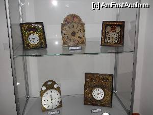 P12 [MAY-2014] Ceasuri de perete din sec. XIX (muzeul Tarii Fagarasului). 