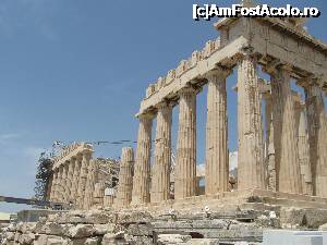 P10 [MAY-2015] 10. Și-am ajuns pe Stânca Sfântă Acropole, unde ruinele Parthenonului continuă să fie restaurate de ani buni de zile. 
