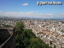 [P08] Imaginea orasului de p eunul din turnurile din Alhambra. Se vede Catedrala (unde sunt ingropati Regii Catolici - fondatorii Spaniei) si partea de jos din Albaicin (care urca in dreapta pana la nivelul Alhambrei pe dealul de vizavi). » foto by toprares
 - 
<span class="allrVoted glyphicon glyphicon-heart hidden" id="av254457"></span>
<a class="m-l-10 hidden" id="sv254457" onclick="voting_Foto_DelVot(,254457,10164)" role="button">șterge vot <span class="glyphicon glyphicon-remove"></span></a>
<a id="v9254457" class=" c-red"  onclick="voting_Foto_SetVot(254457)" role="button"><span class="glyphicon glyphicon-heart-empty"></span> <b>LIKE</b> = Votează poza</a> <img class="hidden"  id="f254457W9" src="/imagini/loader.gif" border="0" /><span class="AjErrMes hidden" id="e254457ErM"></span>