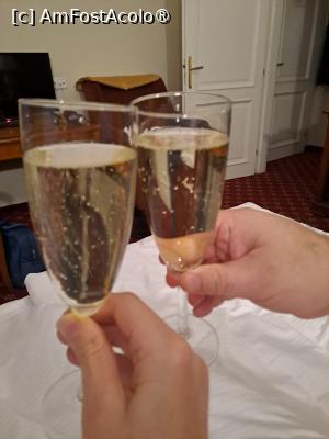 [P17] am ciocnit un pahar » foto by zlatna
 - 
<span class="allrVoted glyphicon glyphicon-heart hidden" id="av1507413"></span>
<a class="m-l-10 hidden" id="sv1507413" onclick="voting_Foto_DelVot(,1507413,10246)" role="button">șterge vot <span class="glyphicon glyphicon-remove"></span></a>
<a id="v91507413" class=" c-red"  onclick="voting_Foto_SetVot(1507413)" role="button"><span class="glyphicon glyphicon-heart-empty"></span> <b>LIKE</b> = Votează poza</a> <img class="hidden"  id="f1507413W9" src="/imagini/loader.gif" border="0" /><span class="AjErrMes hidden" id="e1507413ErM"></span>