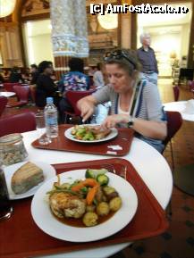 [P102] Restaurantul din Muzeul V&A. 25L mancare pentru doua persoane. Mancare buna, autoservire. Interior superb. » foto by TraianS
 - 
<span class="allrVoted glyphicon glyphicon-heart hidden" id="av223017"></span>
<a class="m-l-10 hidden" id="sv223017" onclick="voting_Foto_DelVot(,223017,10282)" role="button">șterge vot <span class="glyphicon glyphicon-remove"></span></a>
<a id="v9223017" class=" c-red"  onclick="voting_Foto_SetVot(223017)" role="button"><span class="glyphicon glyphicon-heart-empty"></span> <b>LIKE</b> = Votează poza</a> <img class="hidden"  id="f223017W9" src="/imagini/loader.gif" border="0" /><span class="AjErrMes hidden" id="e223017ErM"></span>