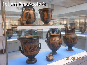 [P21] British Museum - Una dintre nenumăratele vitrine cu vase antice.  » foto by iulianic
 - 
<span class="allrVoted glyphicon glyphicon-heart hidden" id="av810951"></span>
<a class="m-l-10 hidden" id="sv810951" onclick="voting_Foto_DelVot(,810951,10282)" role="button">șterge vot <span class="glyphicon glyphicon-remove"></span></a>
<a id="v9810951" class=" c-red"  onclick="voting_Foto_SetVot(810951)" role="button"><span class="glyphicon glyphicon-heart-empty"></span> <b>LIKE</b> = Votează poza</a> <img class="hidden"  id="f810951W9" src="/imagini/loader.gif" border="0" /><span class="AjErrMes hidden" id="e810951ErM"></span>