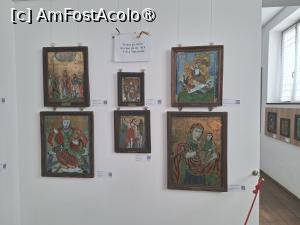 [P42] Muzeul de icoane pe sticlă Preot Zosim Oancea » foto by Carmen Ion
 - 
<span class="allrVoted glyphicon glyphicon-heart hidden" id="av1510405"></span>
<a class="m-l-10 hidden" id="sv1510405" onclick="voting_Foto_DelVot(,1510405,10358)" role="button">șterge vot <span class="glyphicon glyphicon-remove"></span></a>
<a id="v91510405" class=" c-red"  onclick="voting_Foto_SetVot(1510405)" role="button"><span class="glyphicon glyphicon-heart-empty"></span> <b>LIKE</b> = Votează poza</a> <img class="hidden"  id="f1510405W9" src="/imagini/loader.gif" border="0" /><span class="AjErrMes hidden" id="e1510405ErM"></span>